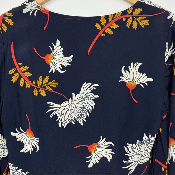 Cupcakes and Cashmere London Dress Size Small // Navy Floral Print Lace - Picture 7 of 8